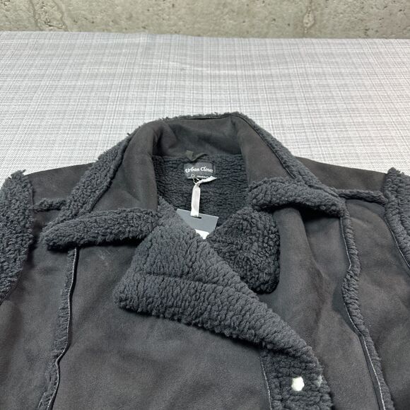 Faux Suede Jacket Womens Large Black Fleece Arms and Lining‎ Snap Up Cropped New - Picture 3 of 13